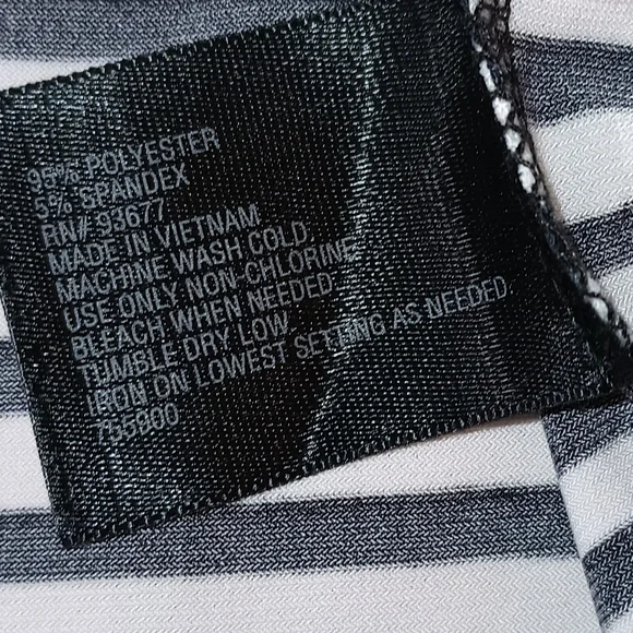 Worthington Black and White Striped Blouse 1X - Picture 9 of 9